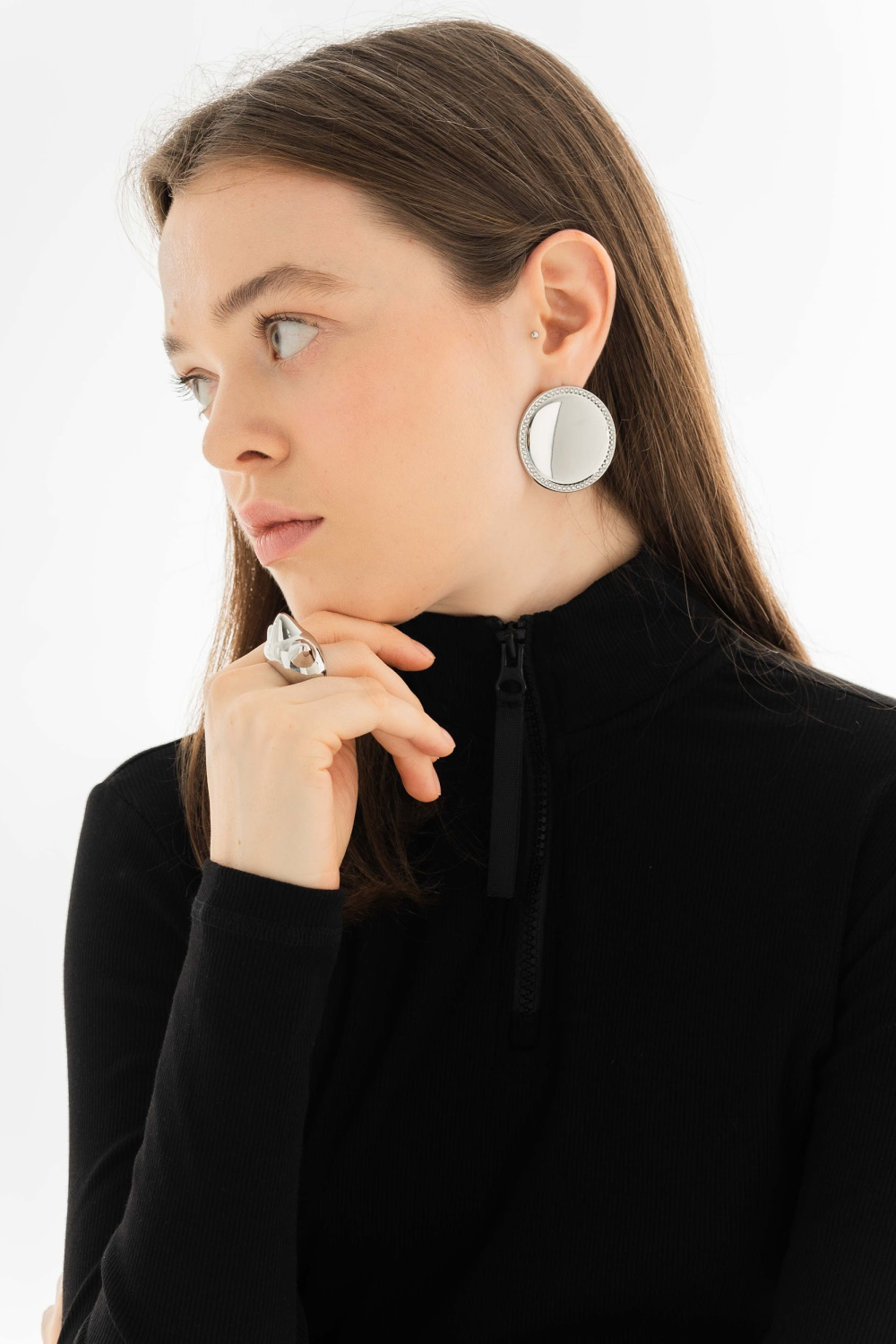 СЕРЬГИ КРУГЛОЙ ФОРМЫ С КРИСТАЛЛАМИ