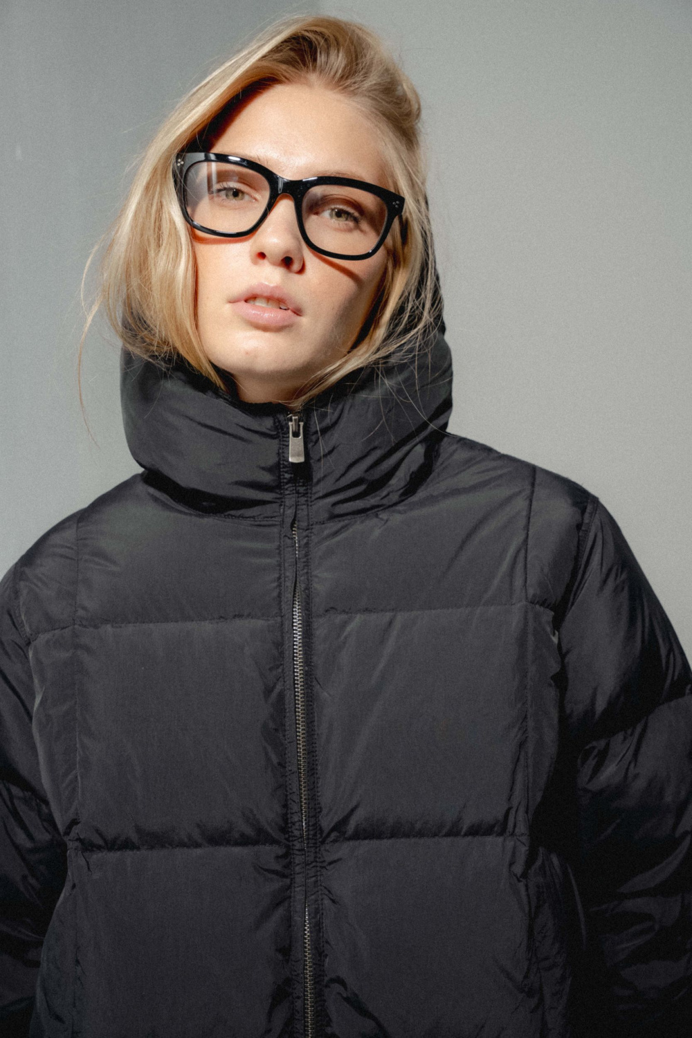 ПУХОВИК УДЛИНЕННЫЙ С КАПЮШОНОМ