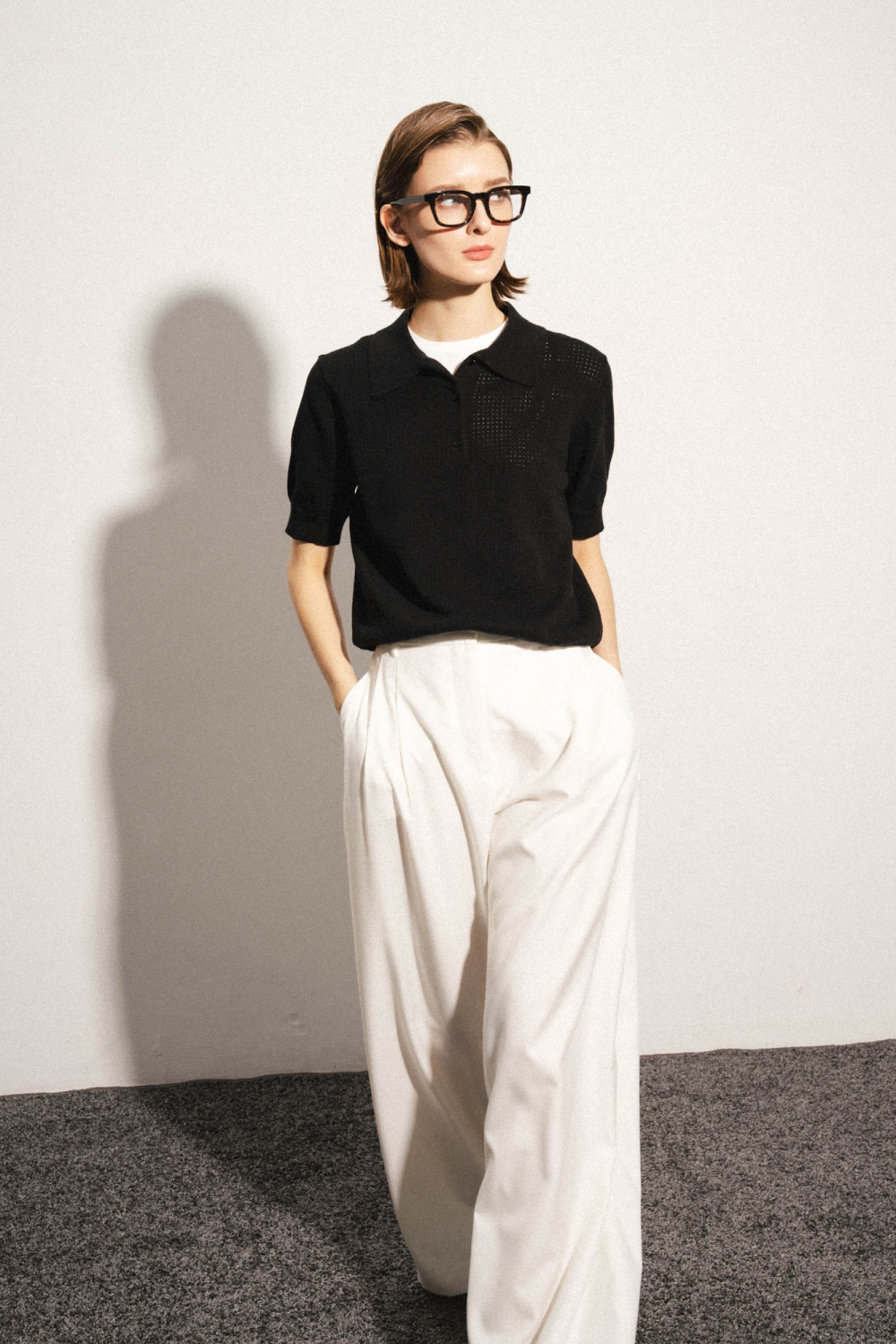 БРЮКИ ПРЯМОГО КРОЯ С ЗАЩИПАМИ