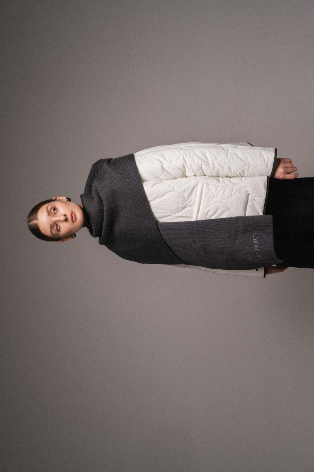 ШАРФ ТРИКОТАЖНЫЙ С ВЫШИВКОЙ