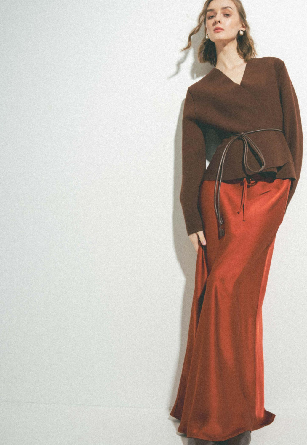 ЮБКА АТЛАСНАЯ СО ШНУРКОМ