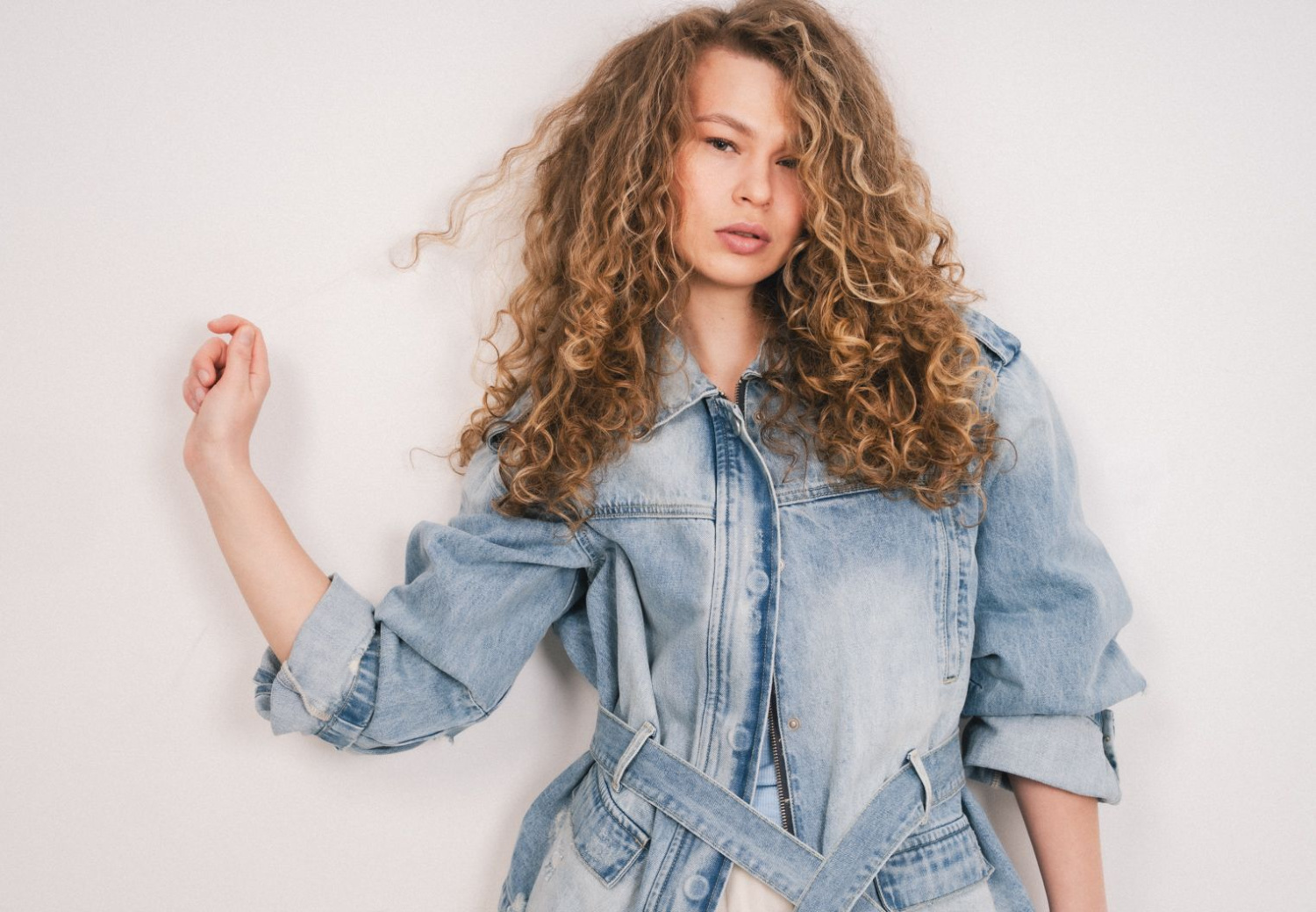 КУРТКА ДЖИНСОВАЯ С ПОЯСОМ