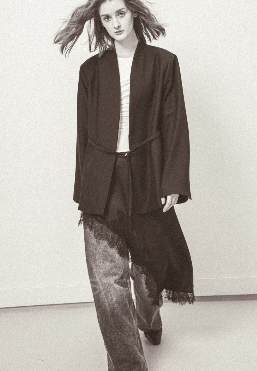 ЮБКА АСИММЕТРИЧНАЯ С КРУЖЕВОМ