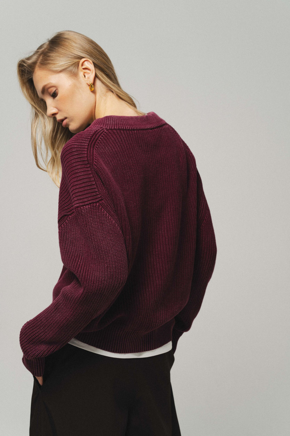 ДЖЕМПЕР С V ВЫРЕЗОМ