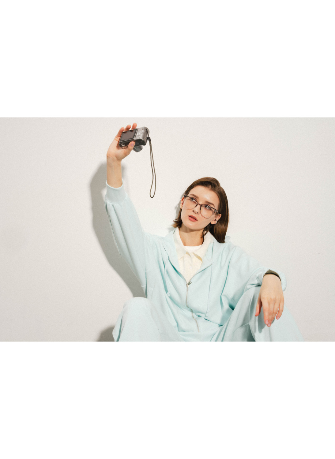 ХУДИ НА МОЛНИИ С ВЫШИВКОЙ