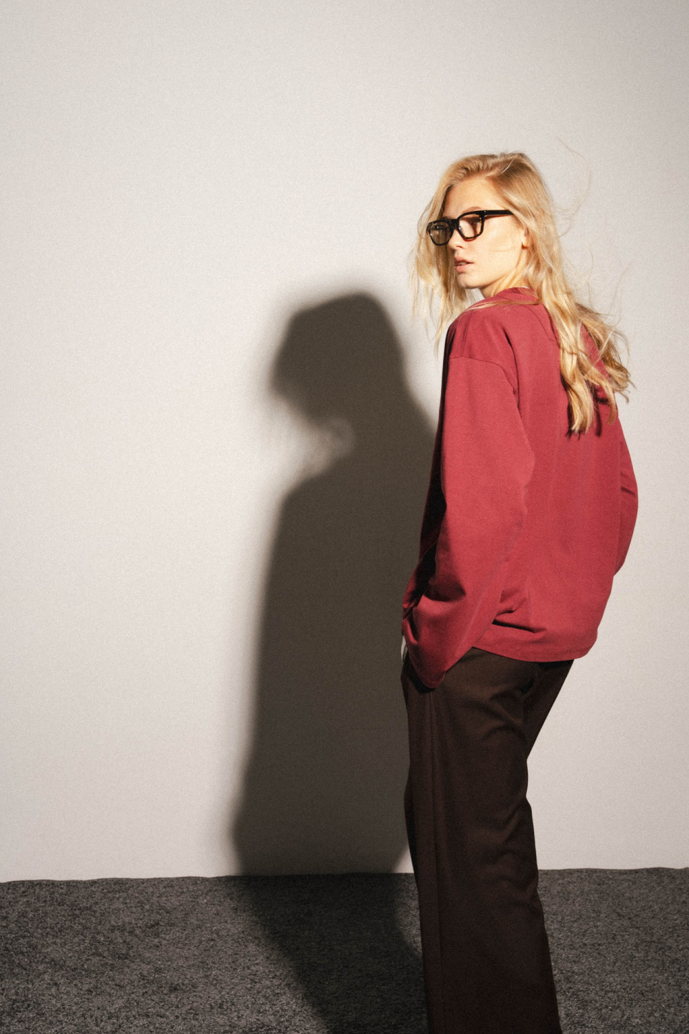 ЛОНГСЛИВ СВОБОДНЫЙ ИЗ ЭЛАСТИЧНОГО ХЛОПКА