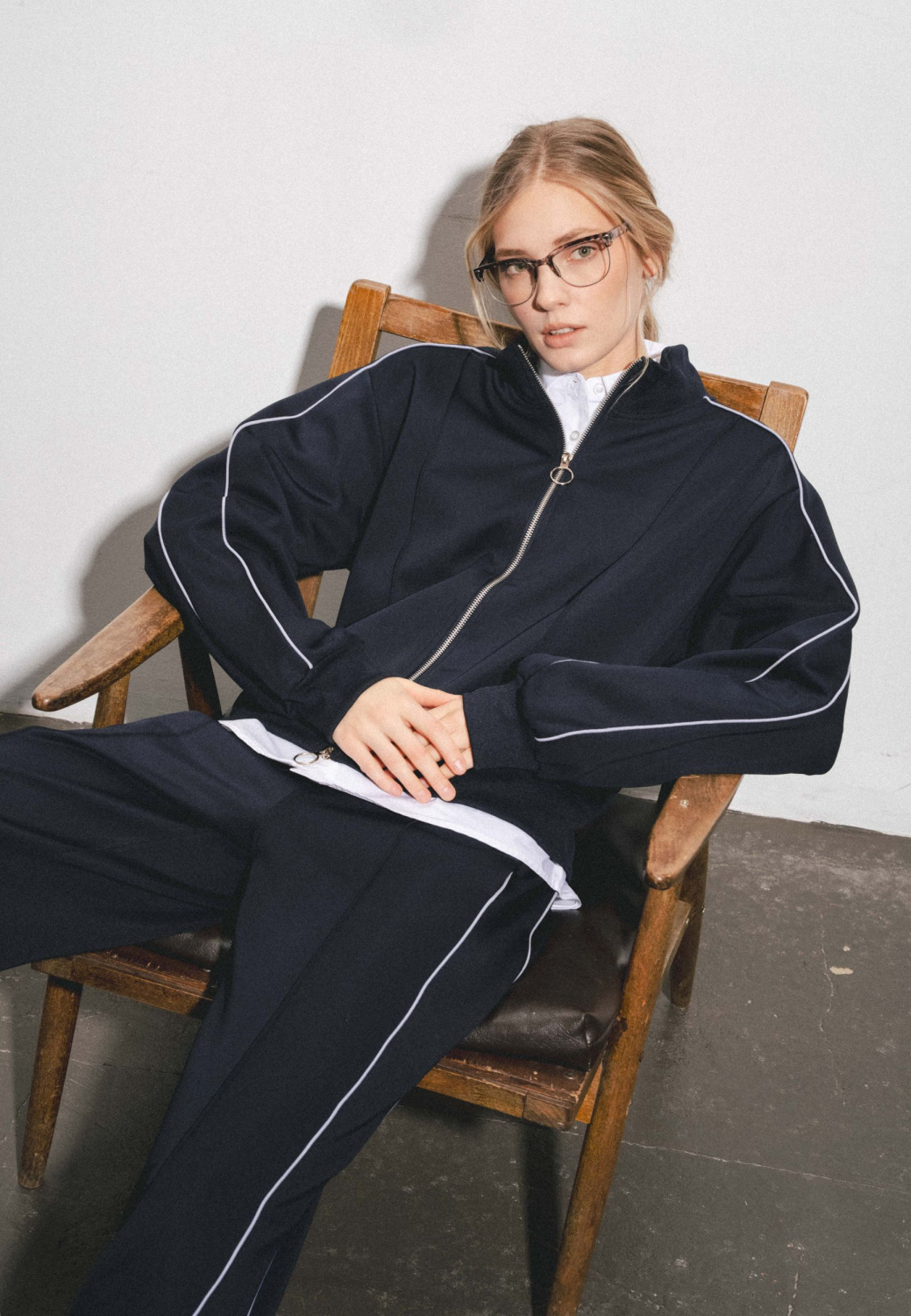 ТОЛСТОВКА НА МОЛНИИ