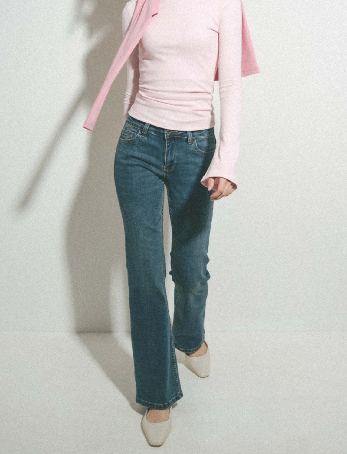 ДЖИНСЫ РАСКЛЕШЕННЫЕ