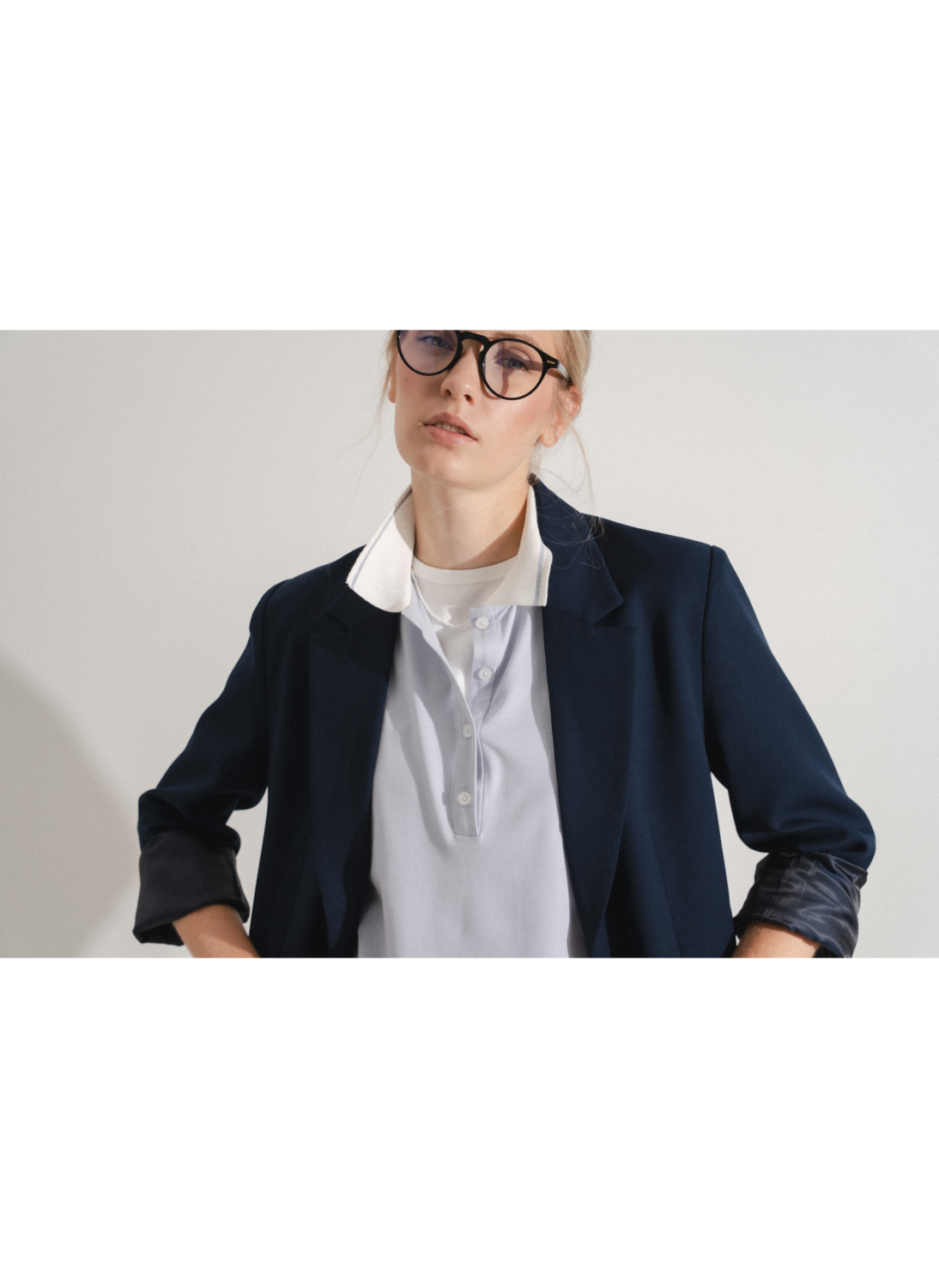 БЛЕЙЗЕР ОДНОБОРТНЫЙ ПРЯМОГО КРОЯ